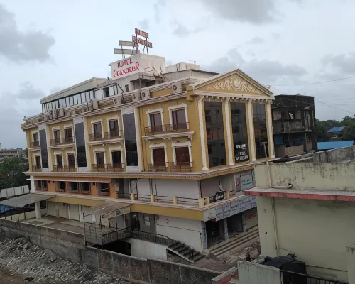 Hotel Grandeur Hotels in Valsad