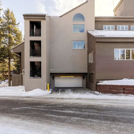 Pool Hot Tub Free Garage · Remodeled Studio