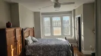 Charming Historic Retreat in the heart of Old Town East - Walk to Downtown. - Jacuzzi