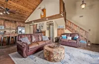 Redbud Lane Cabin at Lake Tenkiller - Homestays