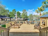 Charming home right off the main river. short paddle to hospital hole.