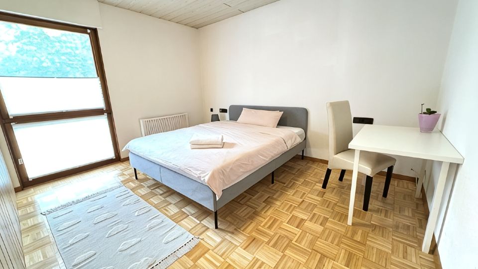 H&H Home-Quite and Cozy Central Apartment Near Park in Sindelfingen