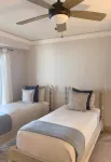 Designer Waterfront Villa with Sublime Views - Private & Exclusive. Free Kayaks. - Villas