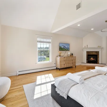 Elegant Home w/7BRs, Game Room, Luxury Yard, Pool
