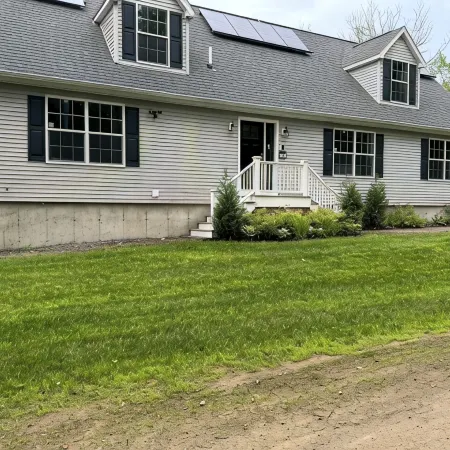 Comfortable and Spacious Home: Entertainment Room, Gym + Large Deck and Patio
