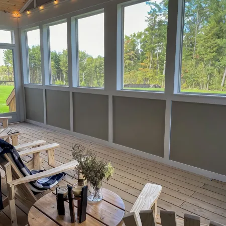 Spacious 3 Bdrm Retreat | Muskoka Room & Fireplace