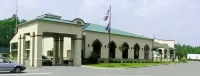 Days Inn & Suites by Wyndham Columbia Airport