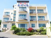 Hera Castle Pension Hotel dekat Museum Bonte