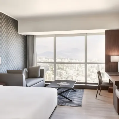AC Hotel Santiago Cenco Costanera Отели рядом с достопримечательностью «Район Беллависта»