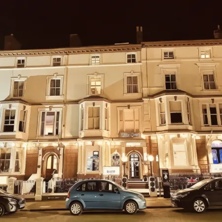 Lauriston & Lawton Court Hotel