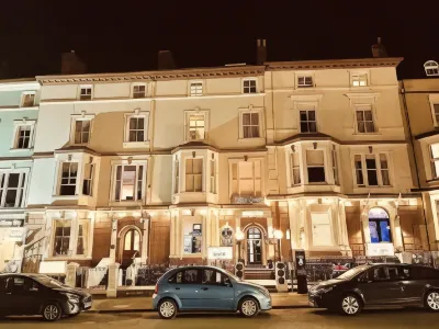 Lauriston & Lawton Court Hotel のホテル