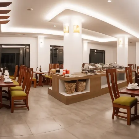 The Palm Hotel Отели рядом с достопримечательностью «Отрес-Бич»