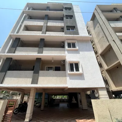 Hotel Golden Arrow Hotel dekat Pantai Roshikonda, Rushikonda, India