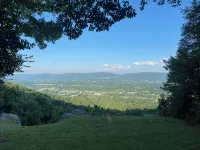 Cabin with beautiful mountain and valley views Hotels in Sequatchie County