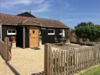 DAIRY COTTAGE. Delightful luxury rustic cottage nr New Forest and South Coast. Hotels in Fordingbridge