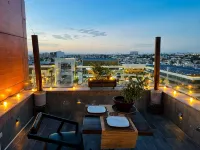 Zújmú Business Boutique Hotel - شرفة