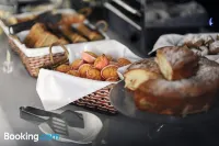 Avrora Hotel - breakfast