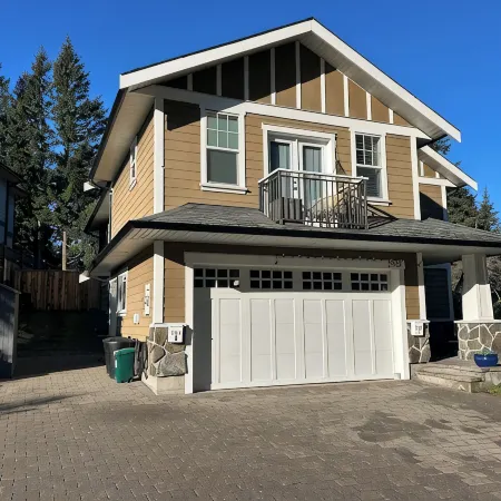 Bright Garden Suite in Colwood