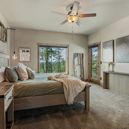Mountain Top Retreat: Hot Tub, Sauna, Fire Pit, Seclusive 5 acres, Sunset Views