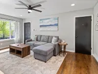 MKE 2 Bed W/ PKNG 15M Downtown - Condos