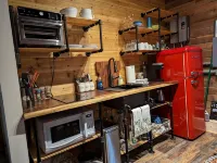 Studio Cabin, minutes from lake and trails - บ้านพักหลังเล็ก