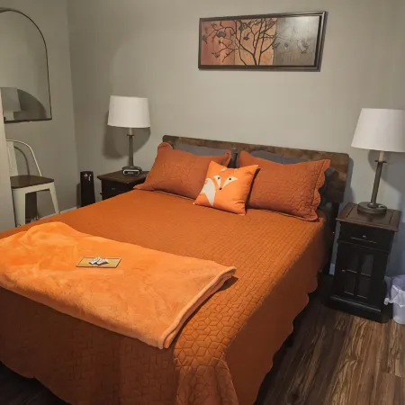 The Fox Den, 2 bdrm, walk to Purple Fiddle, near Canaan, Davis, Blackwater Falls