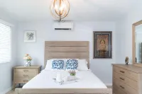 1BR/1BA New Oceanside Condo