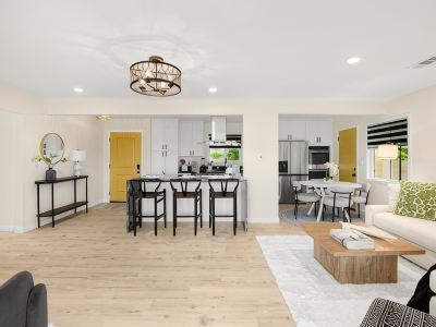 Luxurious Newly Remodeled 4 bedroom Home with Large Backyard near Disneyland