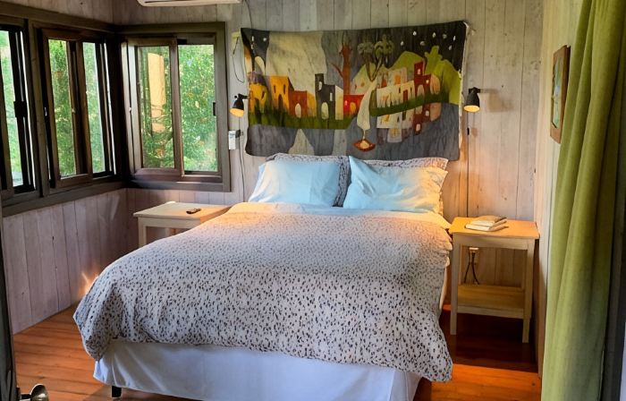 Stunning Temple Tree House, pool! Romantic Beach Getaway on 1 acre