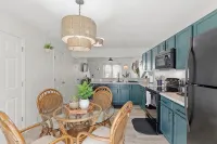 2-Bedroom BoHo Oasis Townhome - 3-Star