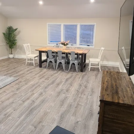 Downtown Marblehead 2brm/1.5bath w/ deck