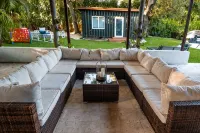 6BR King Bed, Pool with Huge Yard
