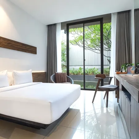 Miers Kuningan, Artotel Curated
