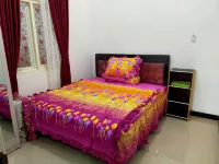 Villa Bungas Batu - Villas