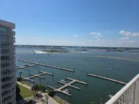 Gorgeous Lush 2 Bedroom Condo with Amazing Views and Endless Amenities - جاكوزي