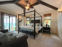 NEMO HOUSE-Luxury Beachfront on perfect Beach-Perfect for 4 couples / 2 families - 4 ดาว