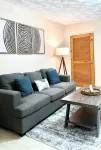 The Hideaway Too - Modern One Bedroom Executive Suite - 5 mins to Mandeville - 3-Sterne