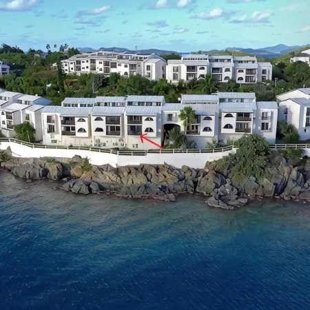 Oceanfront Cowpet Bay Condo Beach, Pool & Generator