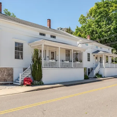 Unbeatable Downtown Mystic Location