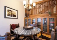 Matilda - Stunning, 3-bed, vintage home in Duluth! - บังกะโล