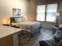 Dakota Suite in Downtown Fargo Historic Building   Pet Friendly - Homestays