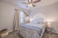 Charming 3-bedroom house near West End Shopping Center! - 4-Star