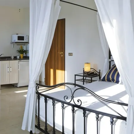 Atrium Hotel
