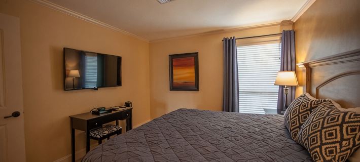 Walk In Level - Beautiful/Clean/Recently Remodeled 1BD/1BA at Pointe Royale Hotels in Branson