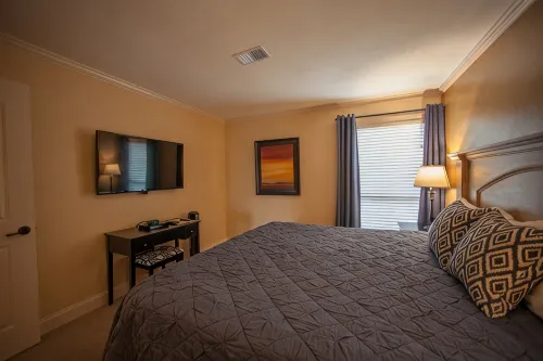 Walk In Level - Beautiful/Clean/Recently Remodeled 1BD/1BA at Pointe Royale - 4つ星