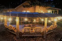 Secluded, peaceful Coastal Log Cabin with hot tub. - 3성급