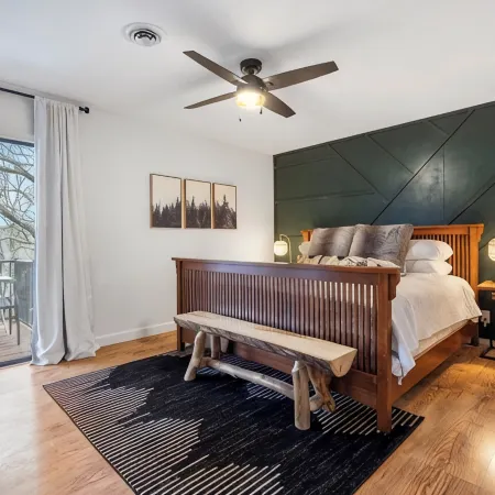 Woodsy Wonder - Pools, Hot Tub, Gated & Golf Central Location