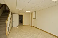 Cozy 3-bedroom Duplex2 in beautiful Springfield with WiFi, central AC - 3-Star