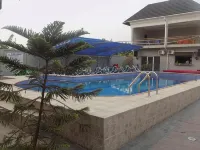 C'Ron Hotels and Suites - parking