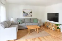 Boutique Style 2 Bedroom Apartment w/pool - Boutique